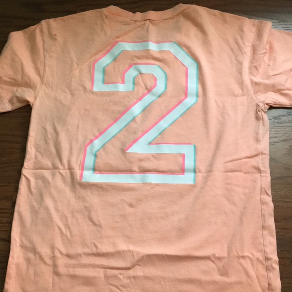 Hawaii t-Shirt with 2 on the back - Picture 2 of 5